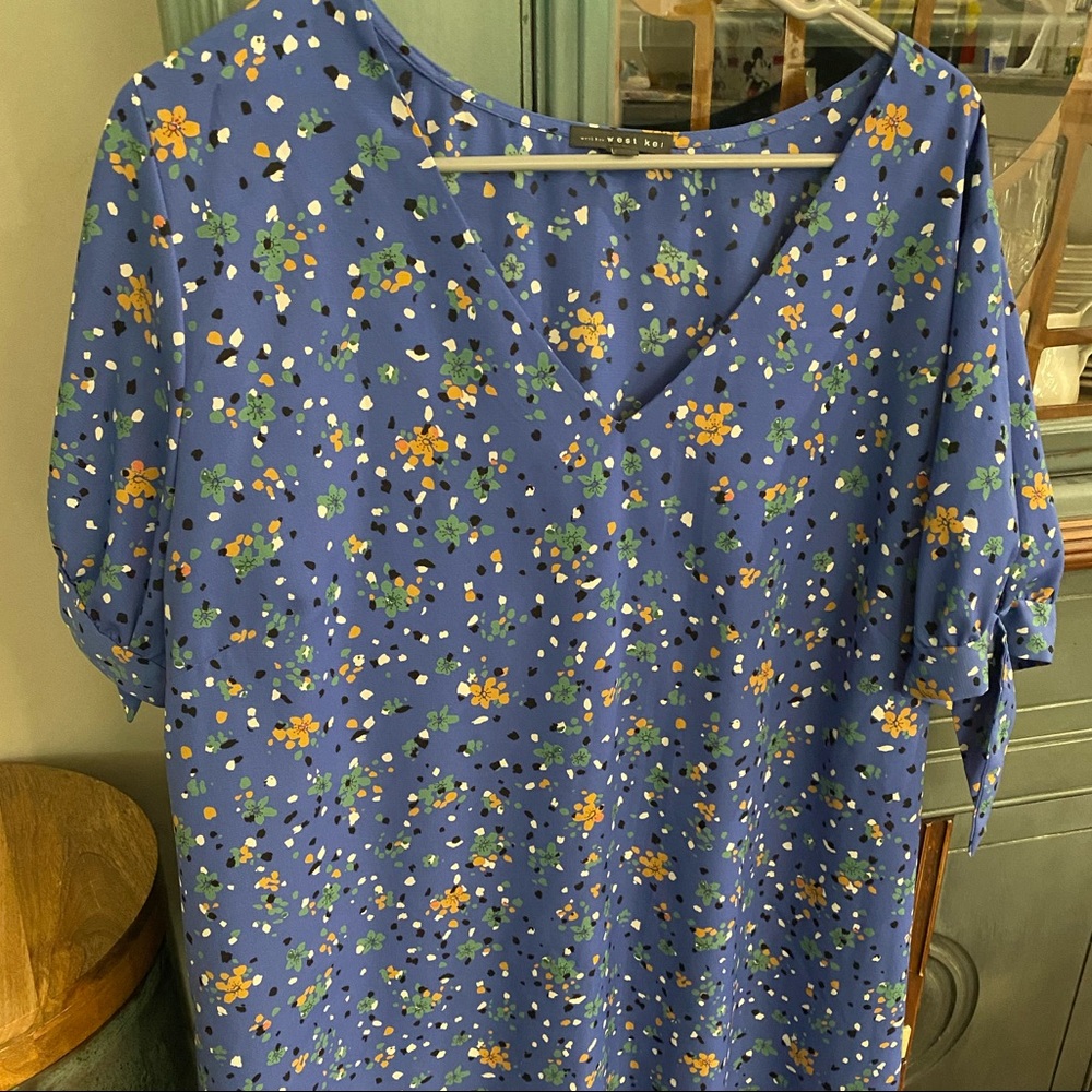—WEST KEI— Blue Floral Blouse/Top — Stitch Fix —